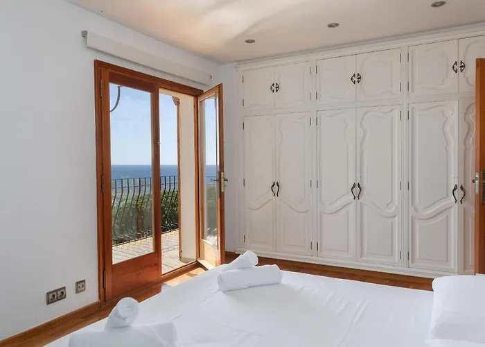 Hauzify I Casa Suredes بلاتجا ذارو