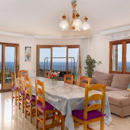 Hauzify I Casa Suredes بيت للعطل *