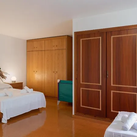 Hauzify I Casa Suredes بيت للعطل بلاتجا ذارو